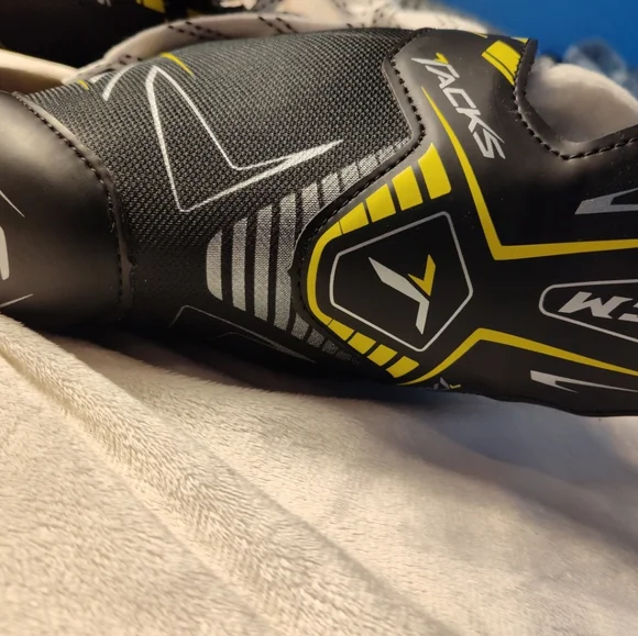 ccm 1092 tracks Adult Size 9 Ice Skates - Picture 8 of 14